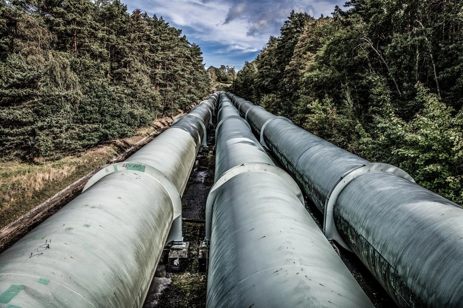 Umwelttechnologe für Rohrleitungsnetze und Industrieanlagen / Umwelttechnologin für Rohrleitungsnetze und Industrieanlagen 4) Titelbild