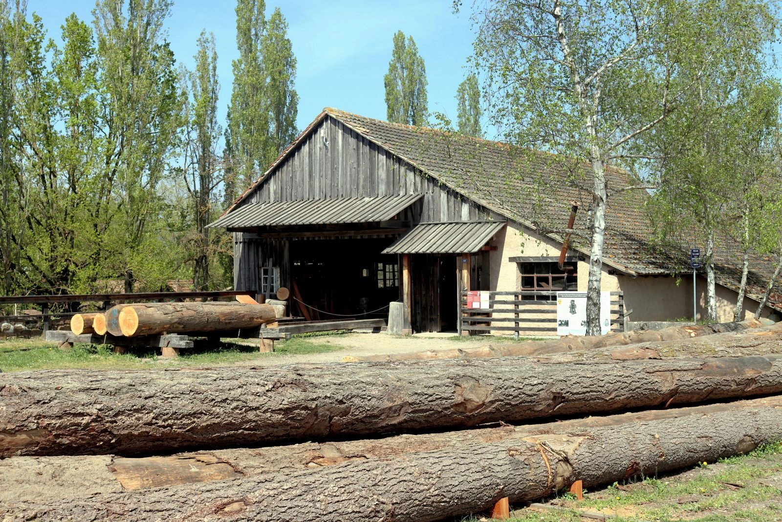 Holzbearbeitungsmechaniker/-in Titelbild