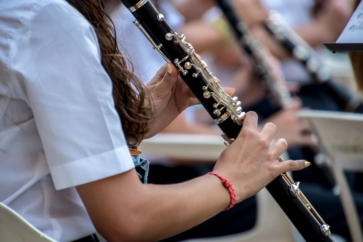 Stimmen und anspielen