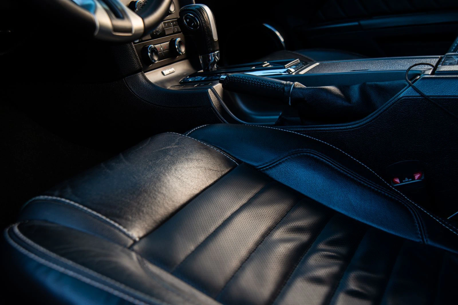 Fahrzeuginterieur-Mechaniker/-in Titelbild